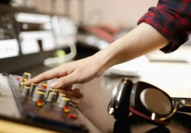 功率放大器如何配置使音響系統(tǒng)達(dá)到更好的效果